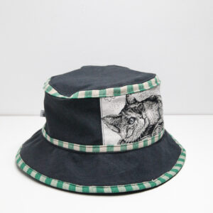 Bucket hat with kitten print