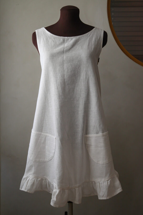 Casual everyday dress apron white