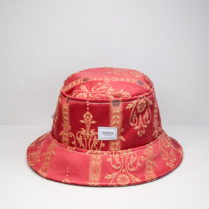 Bucket hat classical red with golden stitched details