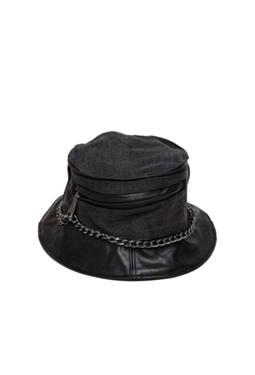 Bucket hat with chain