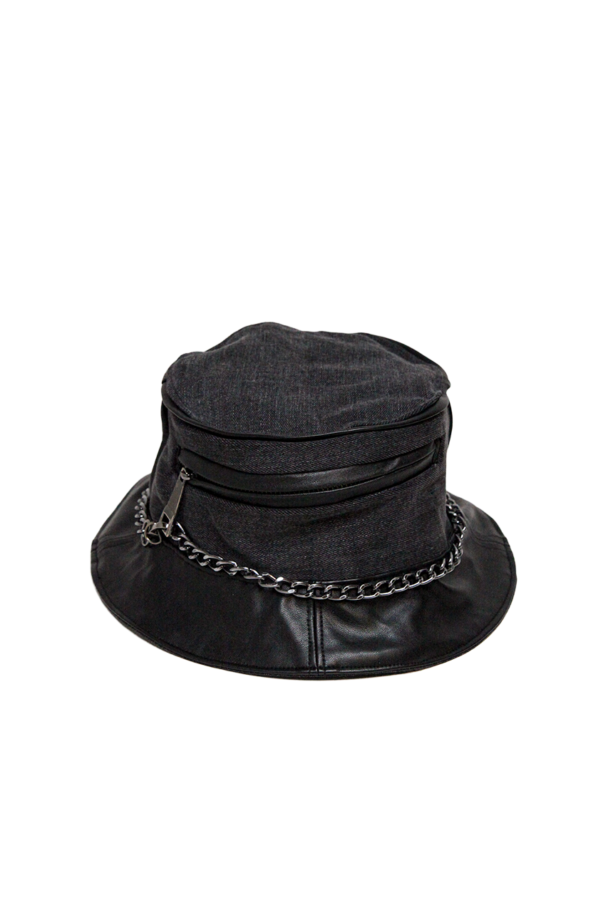 Bucket hat with chain